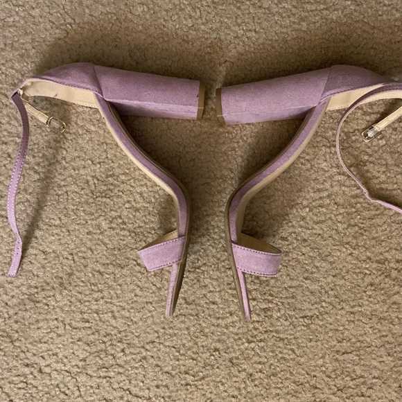 Lulu’s Purple heels - Picture 4 of 4